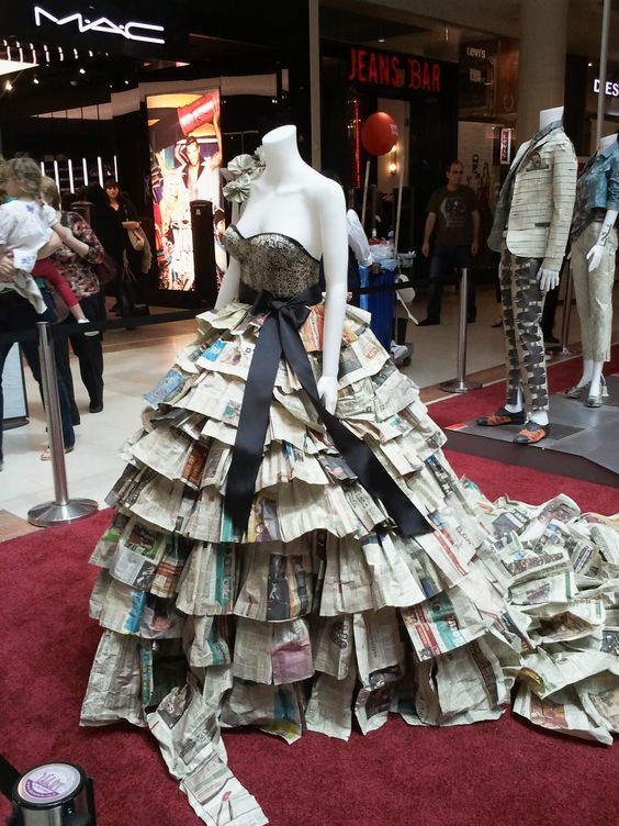 Kreativitas Baju dari Barang Bekas: Lebih dari Sekadar Daur Ulang?
