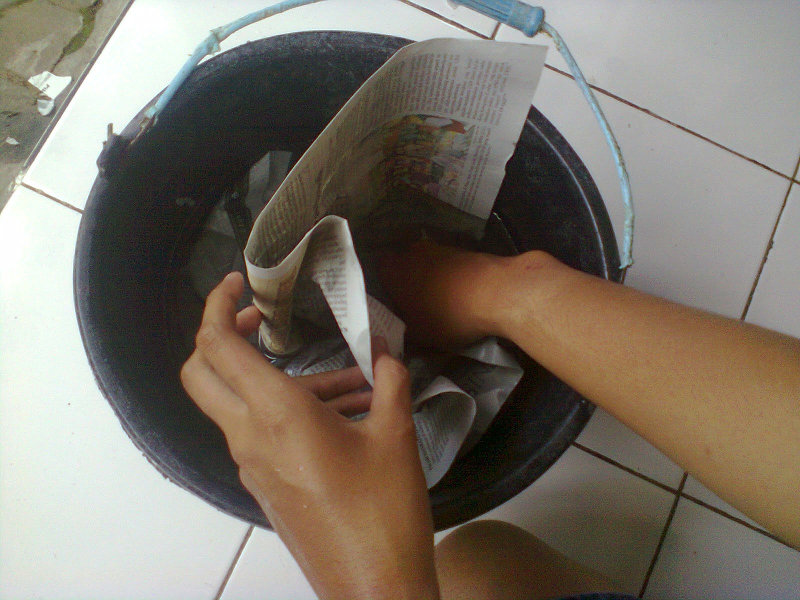 Koran Bekas: Dari Tumpukan Sampah Menjadi Sumber Daya