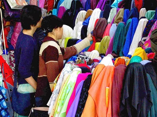 Peluang Usaha Baju Bekas: Tren Berkelanjutan atau Bisnis Menguntungkan?