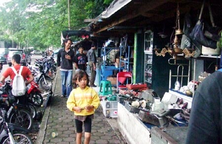 Bisnis Barang Bekas Elektronik: Peluang dan Tantangan?