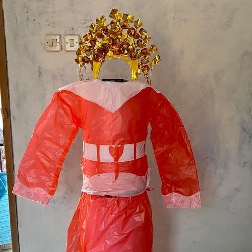 Kresek Jadi Baju: Mungkinkah?