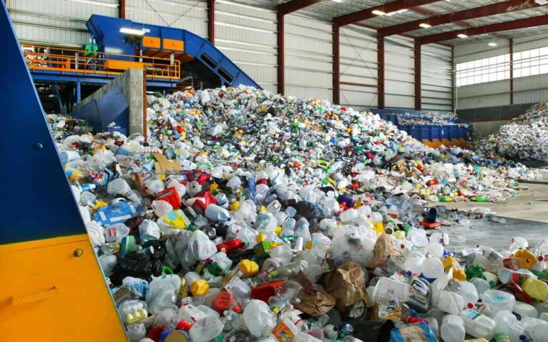 Kemitraan Strategis dalam Daur Ulang Plastik: Peluang dan Tantangan