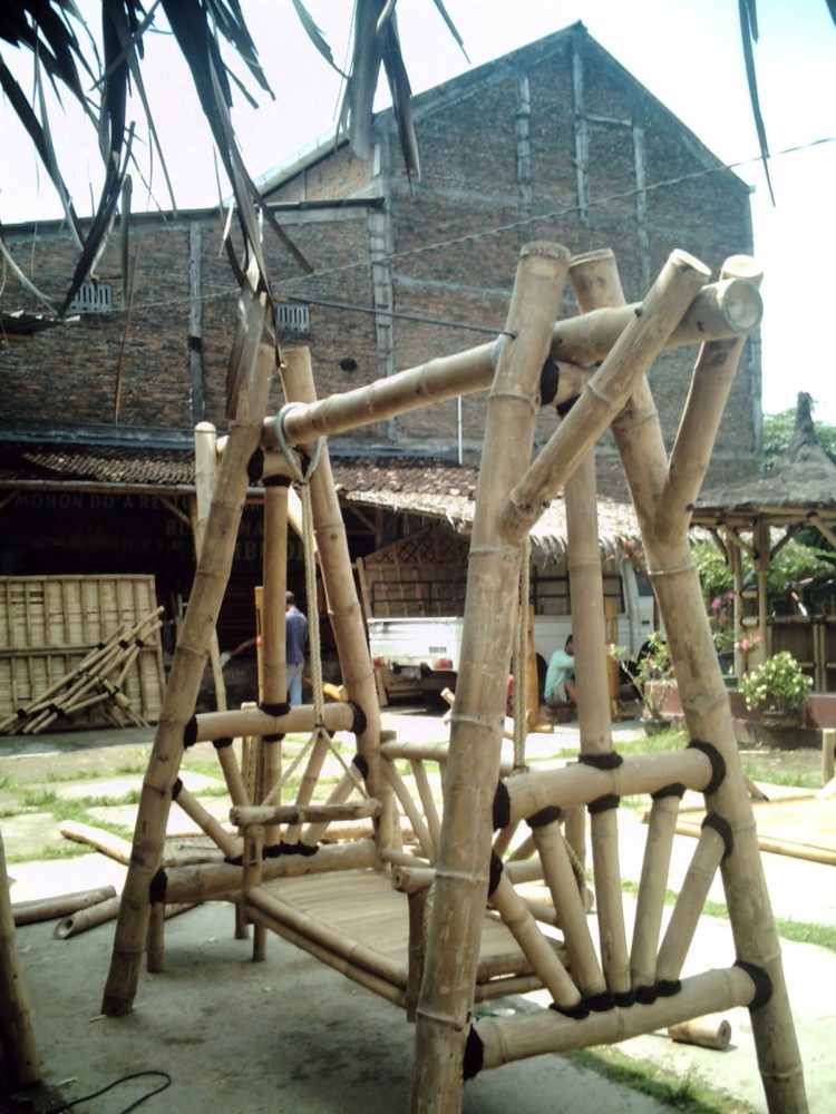 Kreasi Bambu Hijau: Dari Tradisi ke Inovasi