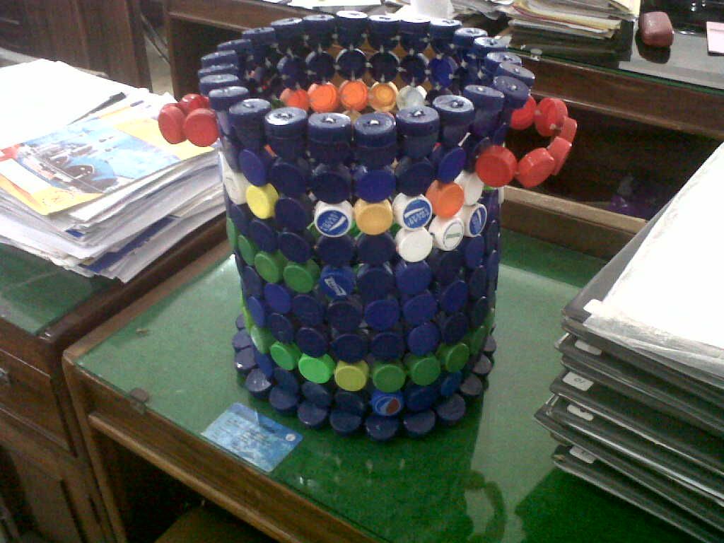 Kreasi Tak Terbatas: Botol Bekas Jadi Barang Bernilai?