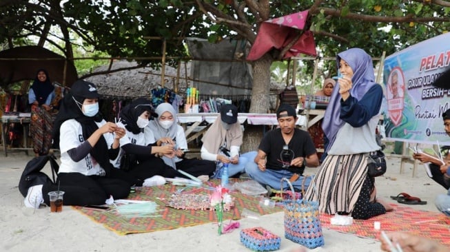 Kerajinan Daur Ulang: Peluang Bisnis yang Menguntungkan?