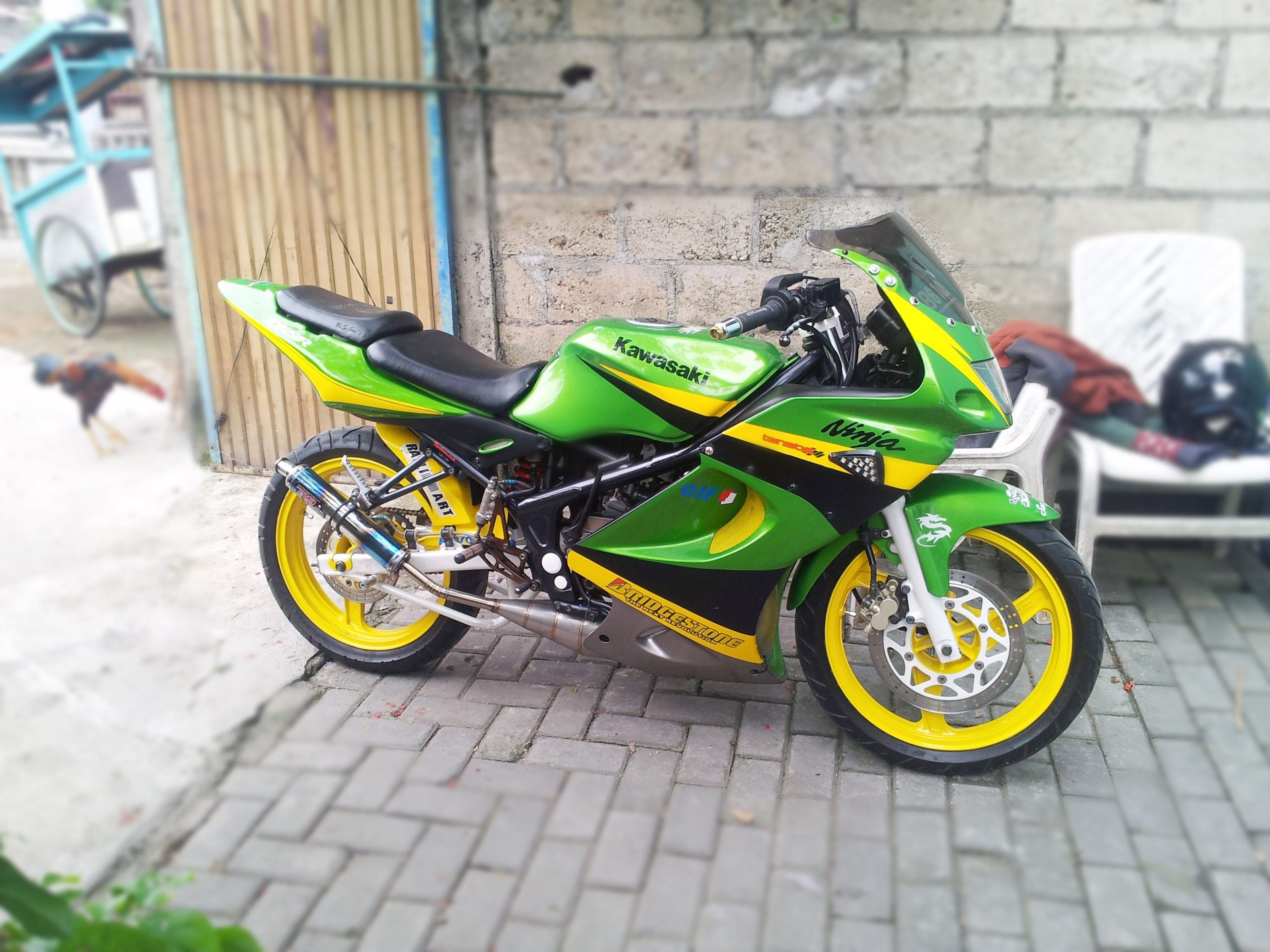 Mengapa Hijau Kawasaki Ninja RR Ikonik?