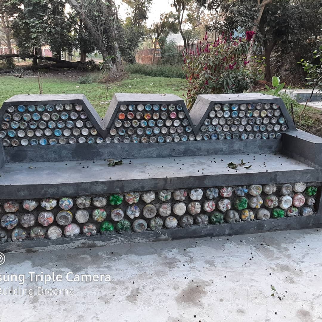 Eco Bricks: Solusi Kreatif Atasi Sampah Plastik?