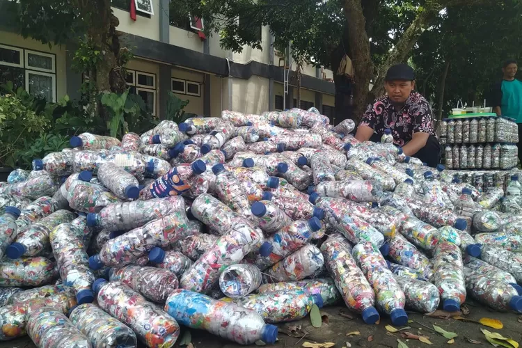 Ecobrick: Mungkinkah Kertas Sebagai Isian?