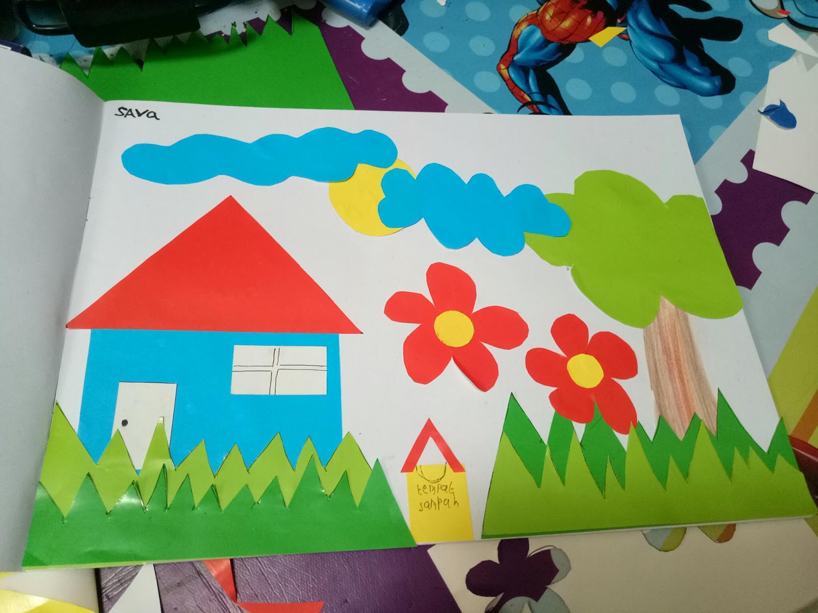 Kolase Rumah dari Plastik Bekas: Seni Daur Ulang yang Inspiratif