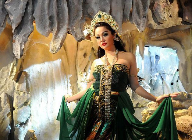 Benarkah Hijau Warna Favorit Nyi Roro Kidul?