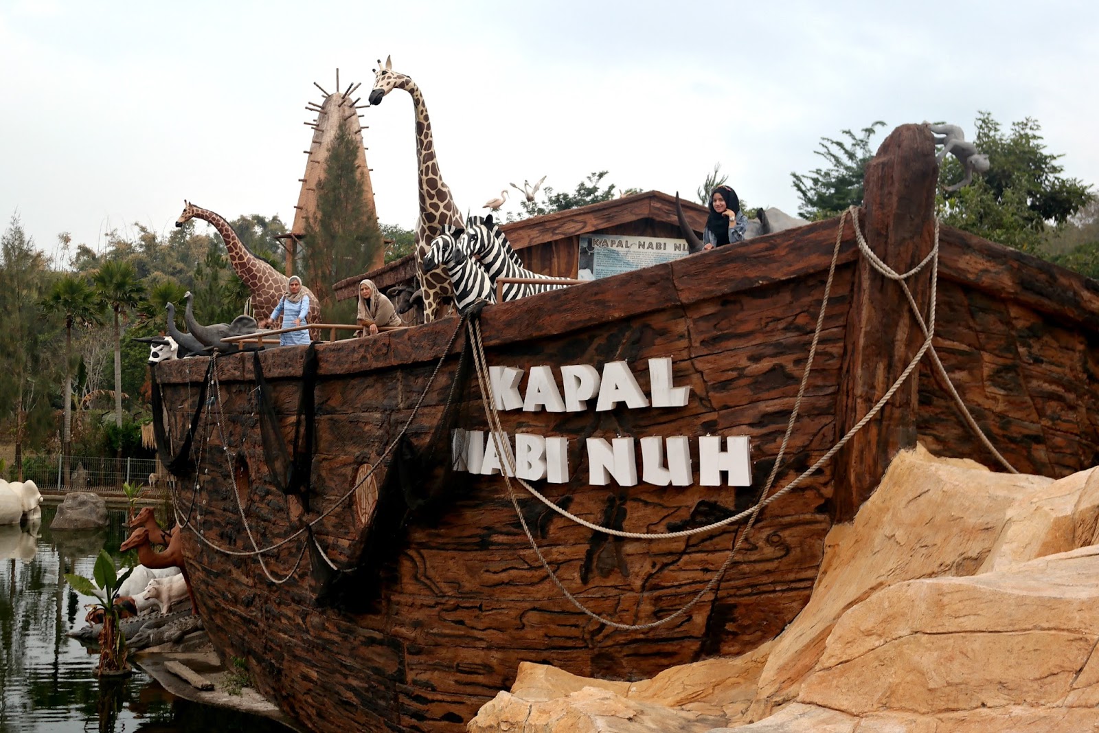 Kebun Binatang Kota Malang: Fakta, Daya Tarik, dan Kontroversi