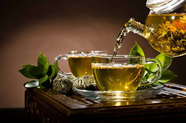 Teh Hijau Kemasan: Lebih dari Sekadar Minuman?