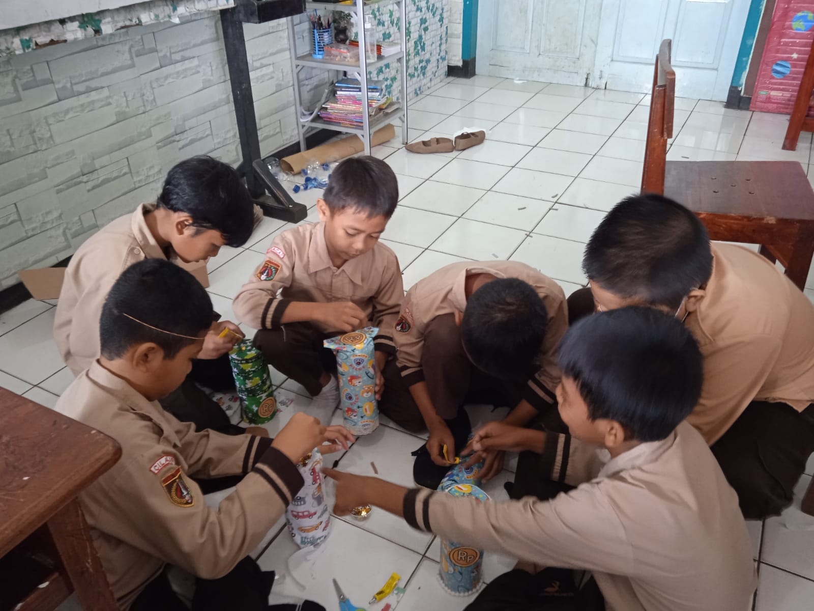 Botol Plastik Jadi Celengan: Ide Kreatif dan Ramah Lingkungan?